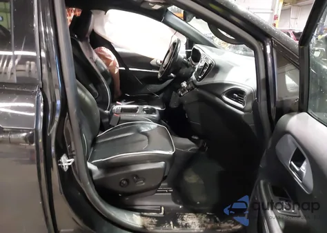 2019 Chrysler Pacifica Limited from USA, damaged, VIN 2C4RC1GG9KR528359